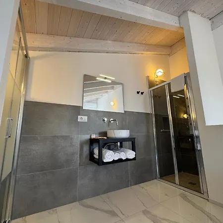 Tenuta Feraxi - Private Paradise מלון